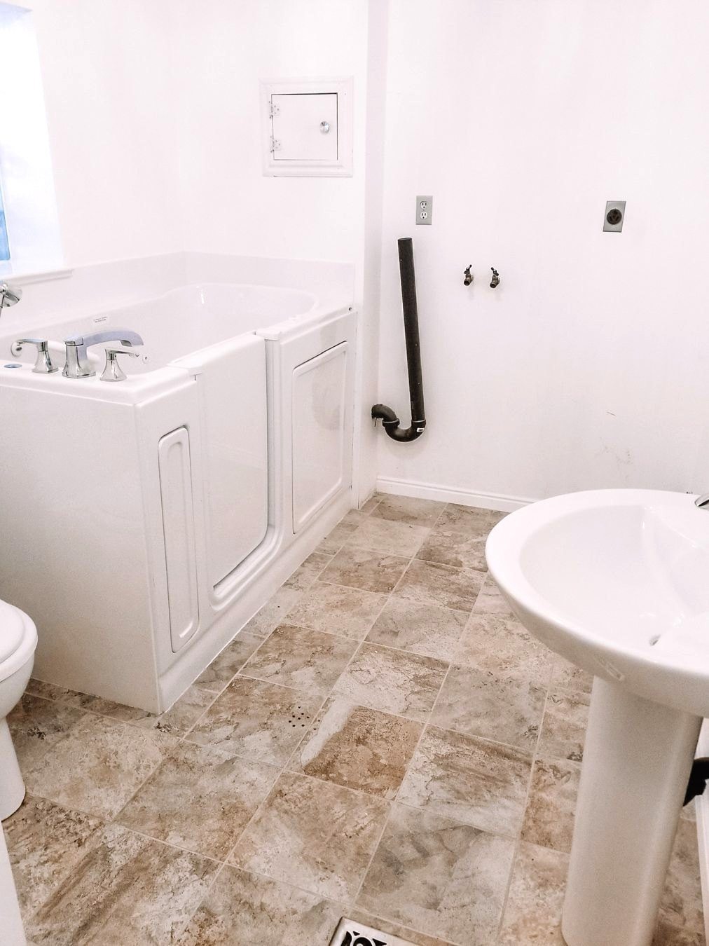 Walk-in tub