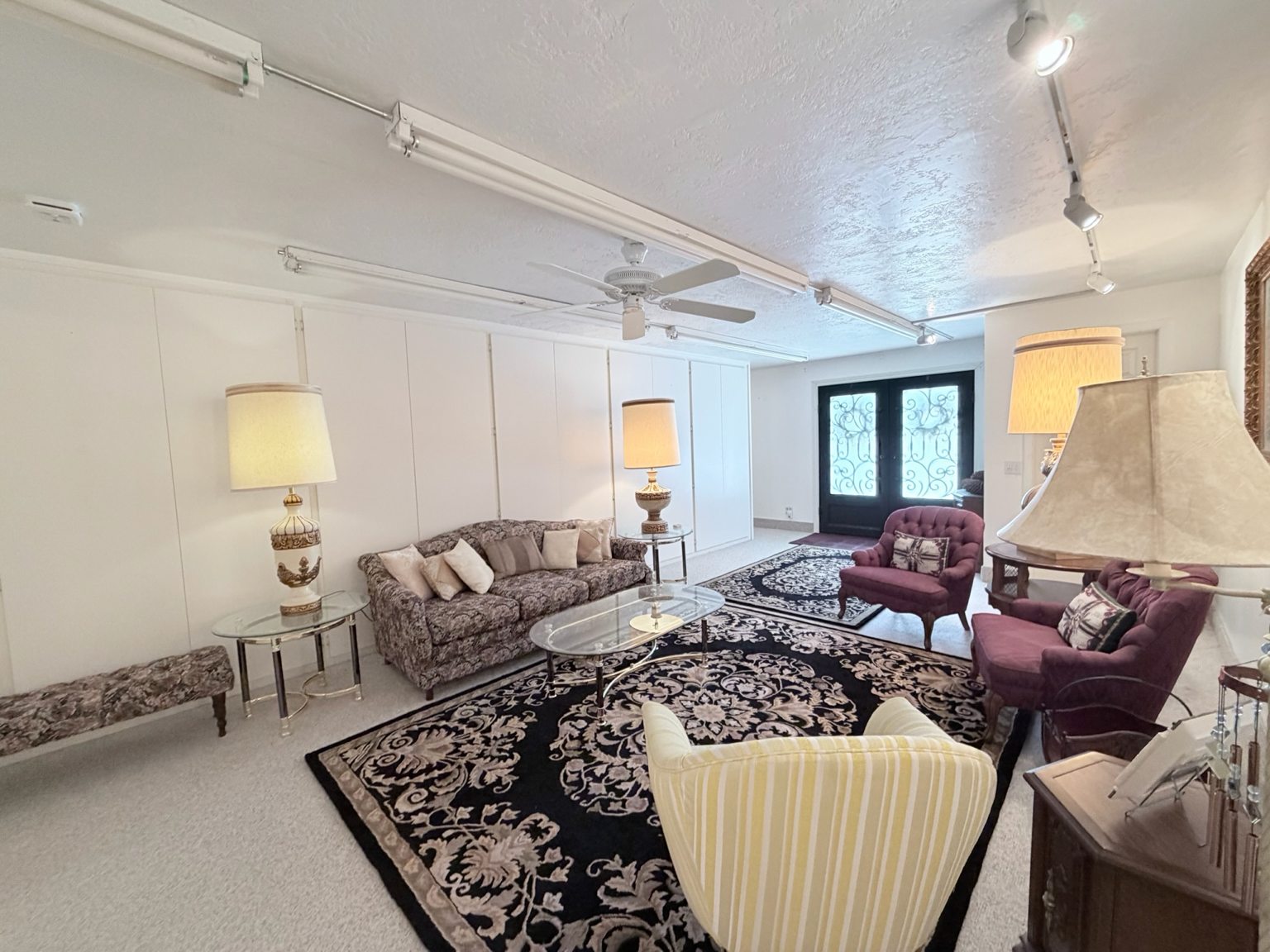 Formal sitting room