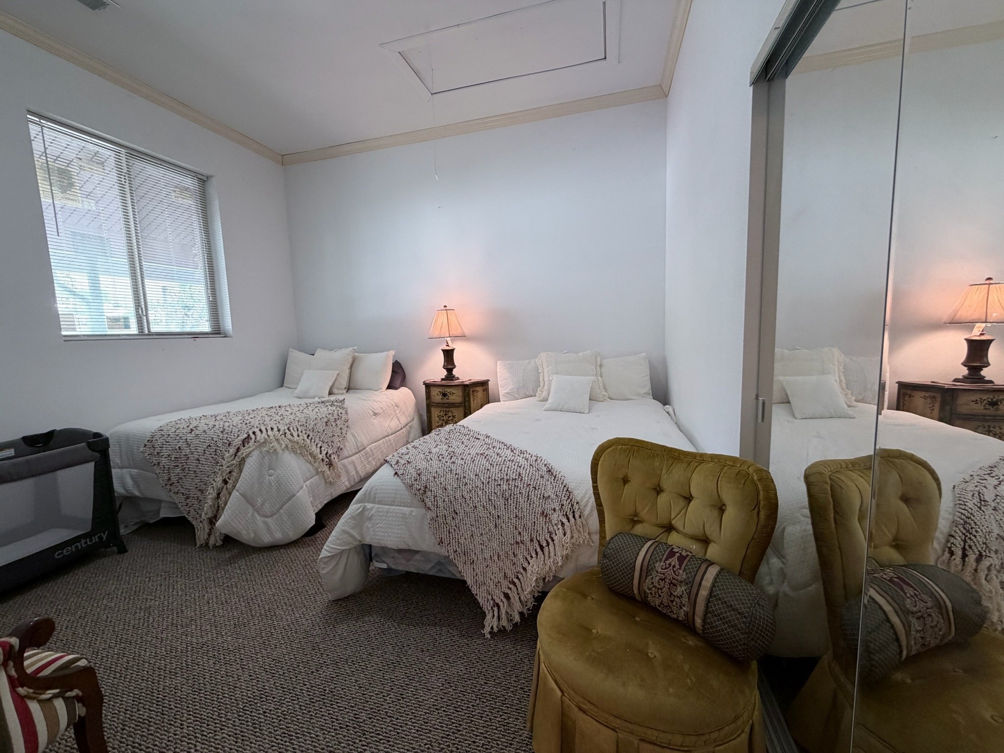 Additional guest bedroom